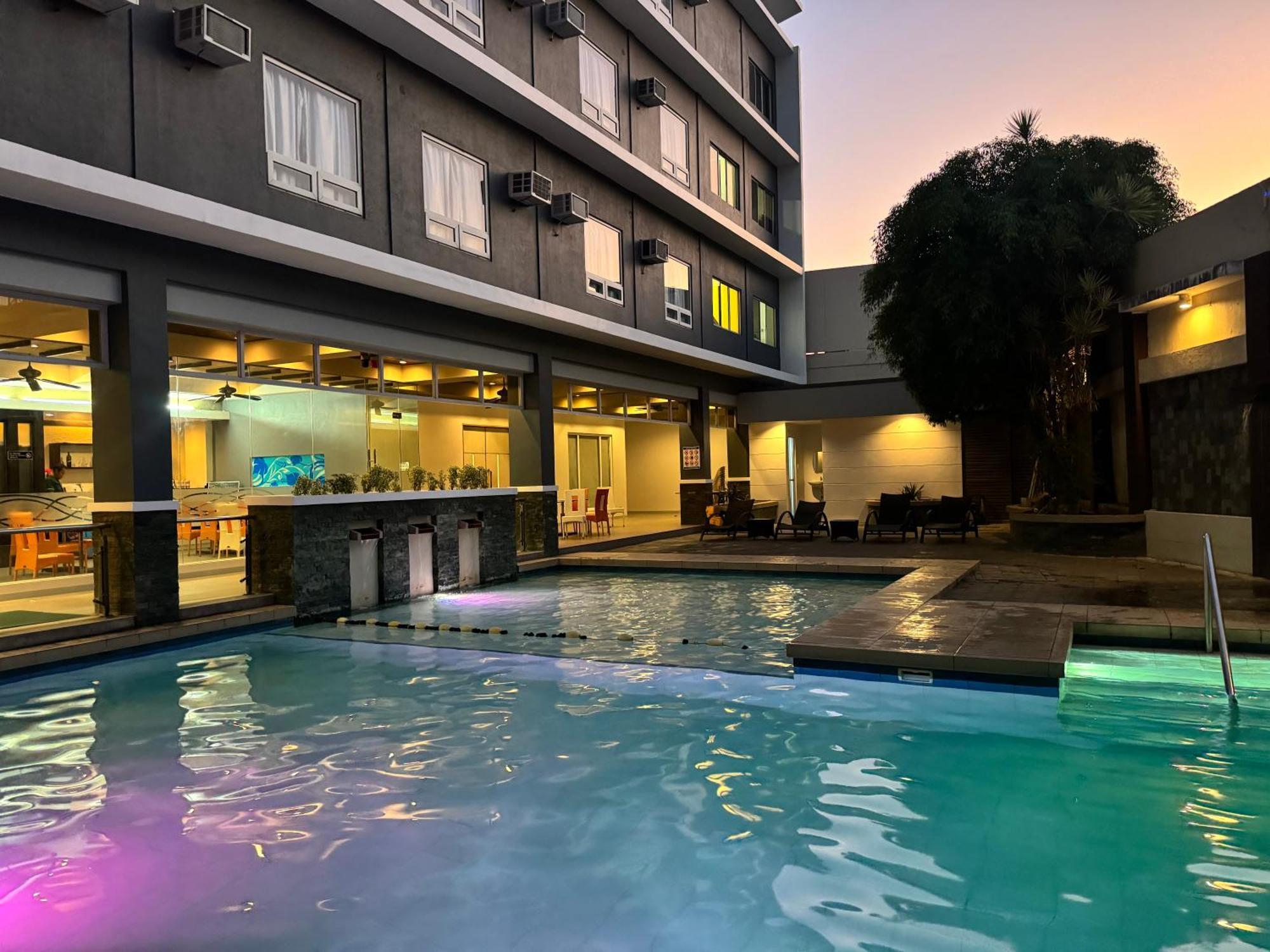 Circle Inn - Iloilo City Center Exterior photo